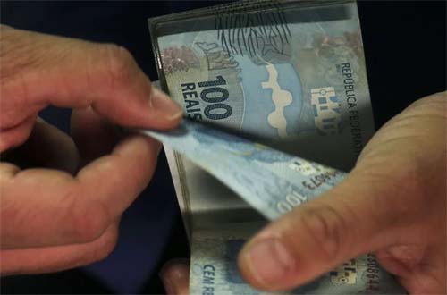 Salário de maio antecipado e reajuste de 4,83% são anunciados nesta quinta-feira (28)
