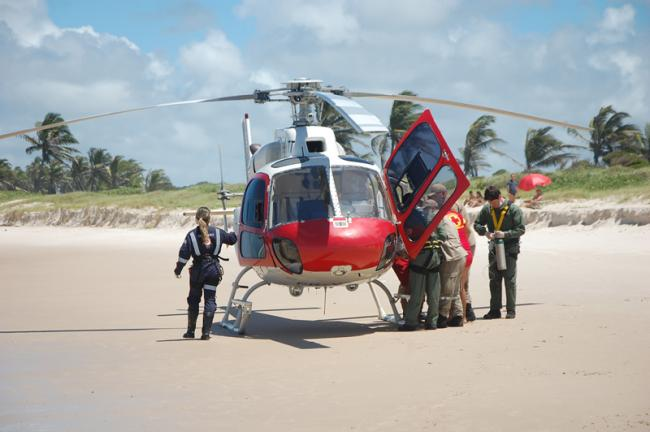 Menor de 13 anos residente em União dos Palmares é salva de afogamento por um advogado na Praia do Francês