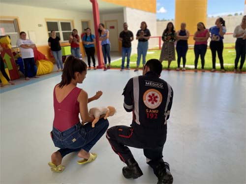 SAMU ALAGOAS – Socorristas realizam cursos de primeiros socorros para profissionais da rede infantil de ensino