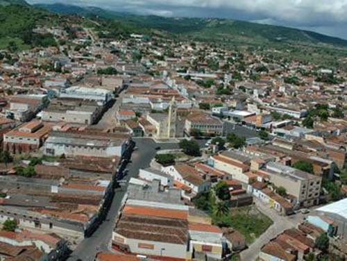 Atentado a bala deixa jovem morto e mulher baleada em Santana do Ipanema