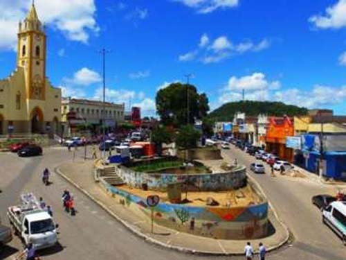 Mulher é esfaqueada no centro de Santana do Ipanema