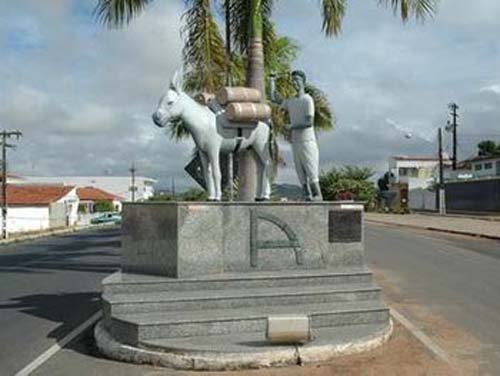 Jovem é atingido por vários a cerca de 200 metros de Delegacia em Santana do Ipanema