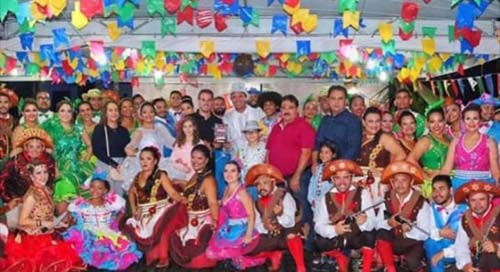 Festa do interior! Quadrilha, fogueira e forró. Murici festeja São Pedro!