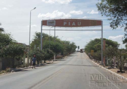 Acidente entre moto e caminhão deixa um morto e outro gravemente ferido na AL-220 