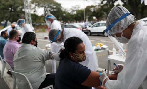 Com saúde básica, cidades do Brasil conseguem frear novo coronavírus