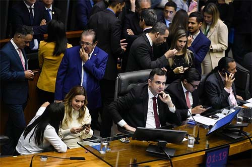 Aprovado Orçamento, campanhas eleitorais terão R$ 4,9 bilhões em 2024  