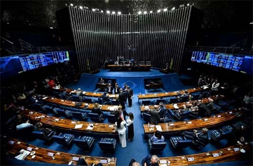 Saiba quem são os senadores que aprovaram a volta do DPVAT
