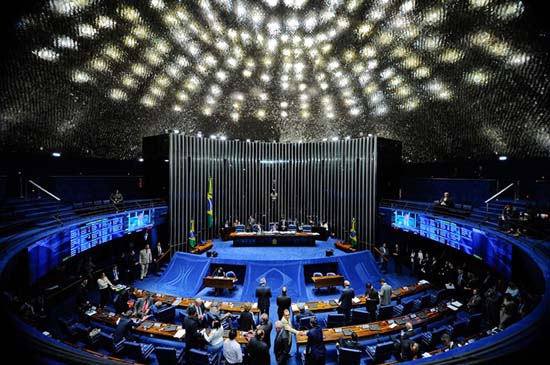 Projetos de combate à violência são destaque da pauta do Plenário