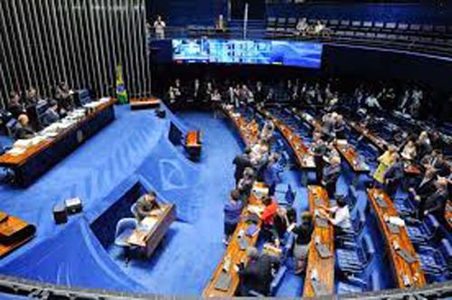 Fundeb: Senado exclui trechos que tirariam R$ 16 bi de escolas públicas; texto volta à Câmara