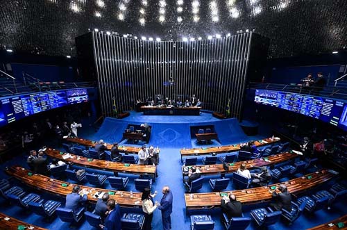 Senadores podem votar mudanças no Prouni nesta terça-feira 
