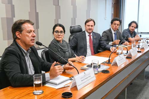 Especialistas alertam para riscos de patinetes, cada vez mais populares