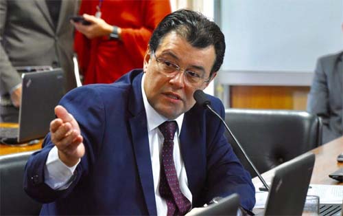A PGR arquiiva investigações contra Eduardo Braga e Renan Calheiros por suposta aceitação de propina
