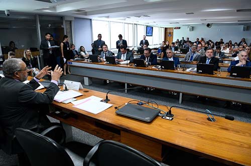 CDH arquiva proposta de uso recreativo da maconha e analisa uso medicinal  Fonte: Agência Senado