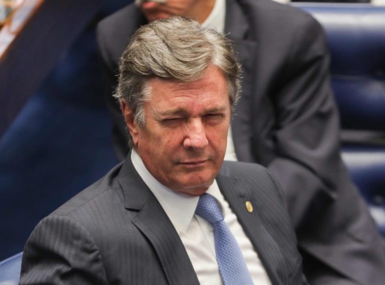 PGR pede que STF investigue Collor por aquisição patrimonial ilícita