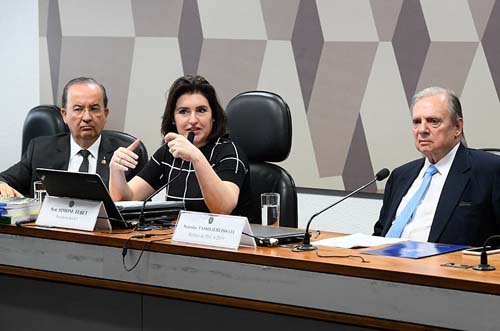 Relatório sobre emendas à PEC da Previdência vai a votação na CCJ na terça  Fonte: Agência Senado