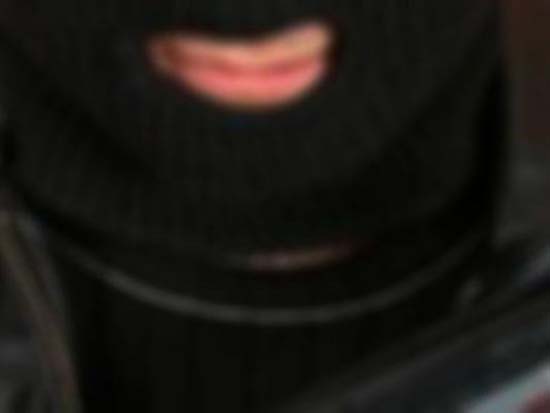 Criminosos fortemente armados e encapuzados sequestram homem em Penedo