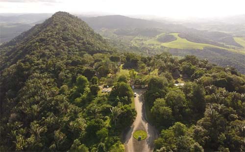 Ministra da Cultura desembarca em Alagoas para entrega da reforma e modernização da Serra da Barriga