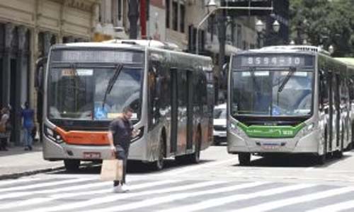 IBGE: Setor de serviços cresce 0,3% em junho e atinge patamar recorde