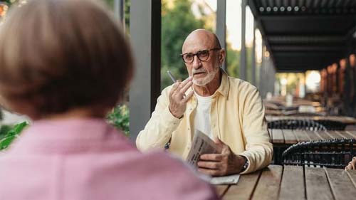 Sinais de Alzheimer podem estar na forma como conversamos