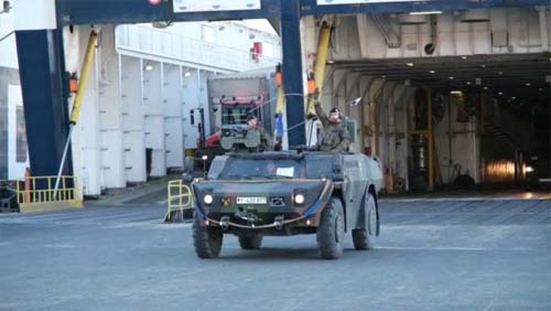 Soldados alemães chegam em navio norte-americano à Lituâniav