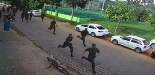 Homem furta bicicleta em frente a batalhão e é perseguido por militares do Exército no Rio