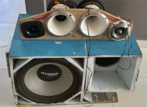 Briga por som, auto leva irmão a esfaquer o outro em Atalaia