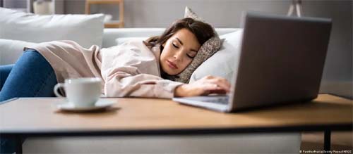 Dormir depois do almoço pode diminuir o risco de demência e de doenças cardiovasculares. O mesmo se aplica a cochilos esporádicos.