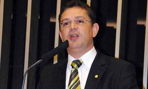 Após conquistar comando do Congresso, DEM exige cargos no governo