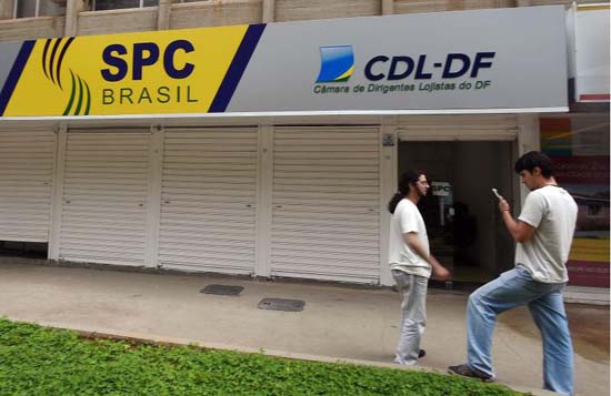 Inadimplência sobe e atinge 63,4 milhões de brasileiros, diz levantamento