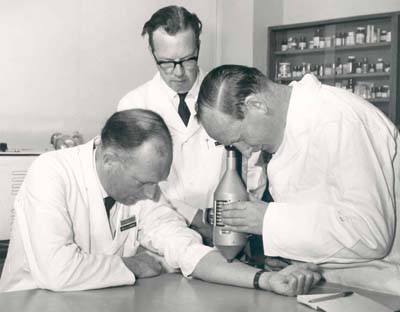 O filho de ferroviário que aliviou a dor de milhões de pessoas com ibuprofeno