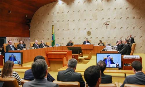 STF suspende julgamento sobre responsabilidade das redes sociais por postagens ilegais