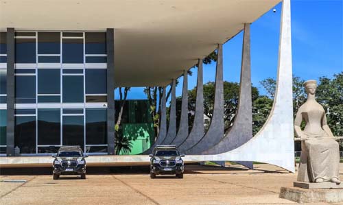 Moraes liberta coronéis da PMDF réus por omissão no 8 de janeiro