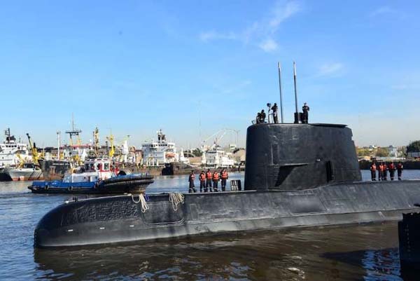 Submarino argentino desaparecido reportou avaria em sua última mensagem