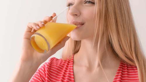 Beber suco de laranja aumenta risco de câncer de pele em 79%