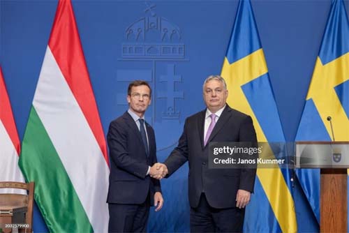 Suécia e Finlândia preparam população para eventual guerra