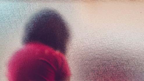 Existe alguma ligação entre crise econômica e aumento nas taxas de suicídio?