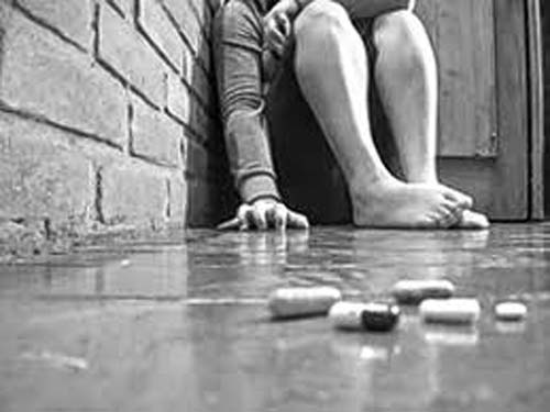 Mais tempo em família e distância da escola e do trabalho na quarentena explicam queda de 20% nos suicídios no Japão