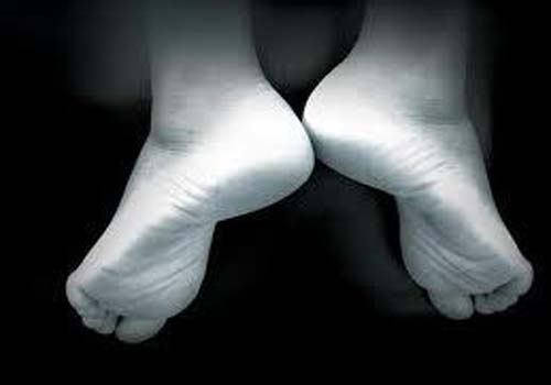 Universitária de 24 anos comete suicídio dentro de casa em Arapiraca 