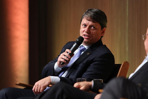 Governo prevê 44 leilões de aeroportos, portos, rodovias e ferrovias em 2020, diz ministro