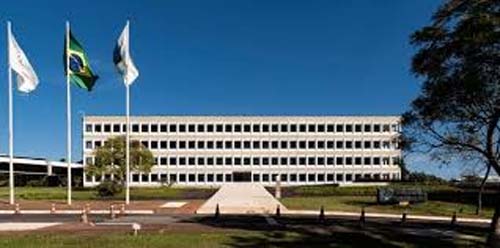 Supremo Tribunal de Contas Pressiona Banco Central em Caso de Fechamento do Banco Master