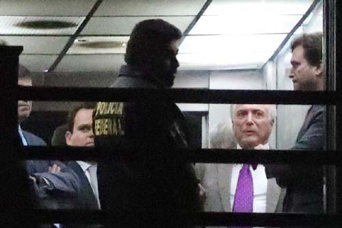 Temer deixa prédio da Polícia Federal no Rio