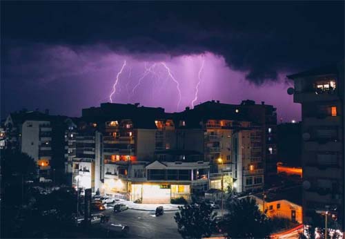 Alertas de Intensa Atuação de Sistemas Atmosféricos Afetam Sete Estados nesta Sexta-feira