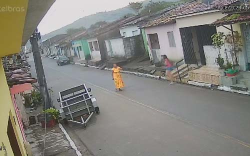 Ex-marido invade casa e tentar matar mulher após fim do relacionamento