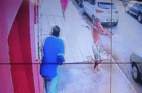 Jovem sofre tentativa de homicídio em plena luz do dia no Centro de Maceió; vídeo