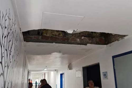 Parte do teto das alas amarela e vermelha do HGE desaba após fortes chuvas