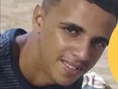 Adolescente morre vítima de descarga elétrica ao tentar carregar celular