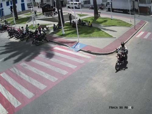 Videomonitoramento flagra tentativa de homicídio que deixou 3 baleados em Palmeira