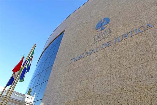 Juiz alagoano é acusado de estupro e agressão por estagiária, que depois afirma ter sido um 