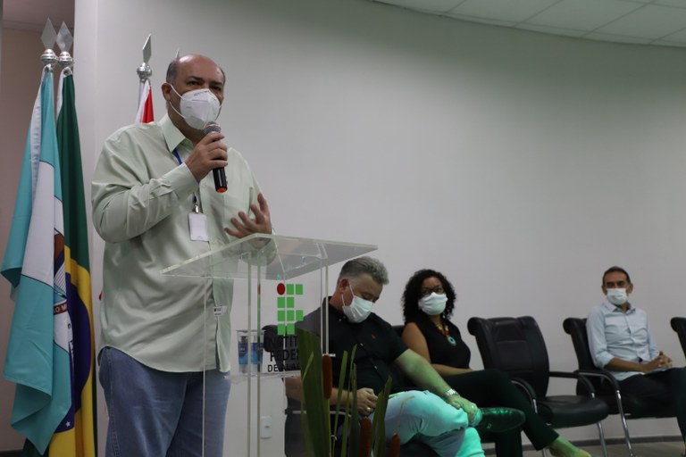 Tonholo ressalta importância do desenvolvimento de tecnologias para educação de AL