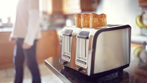 Comer torradas queimadas é mais tóxico do que inalar fumaça de motores